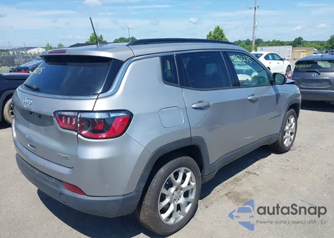 2022 Jeep Compass Latitude Lux 4X4 from USA, damaged, VIN 3C4NJDFB4NT181195